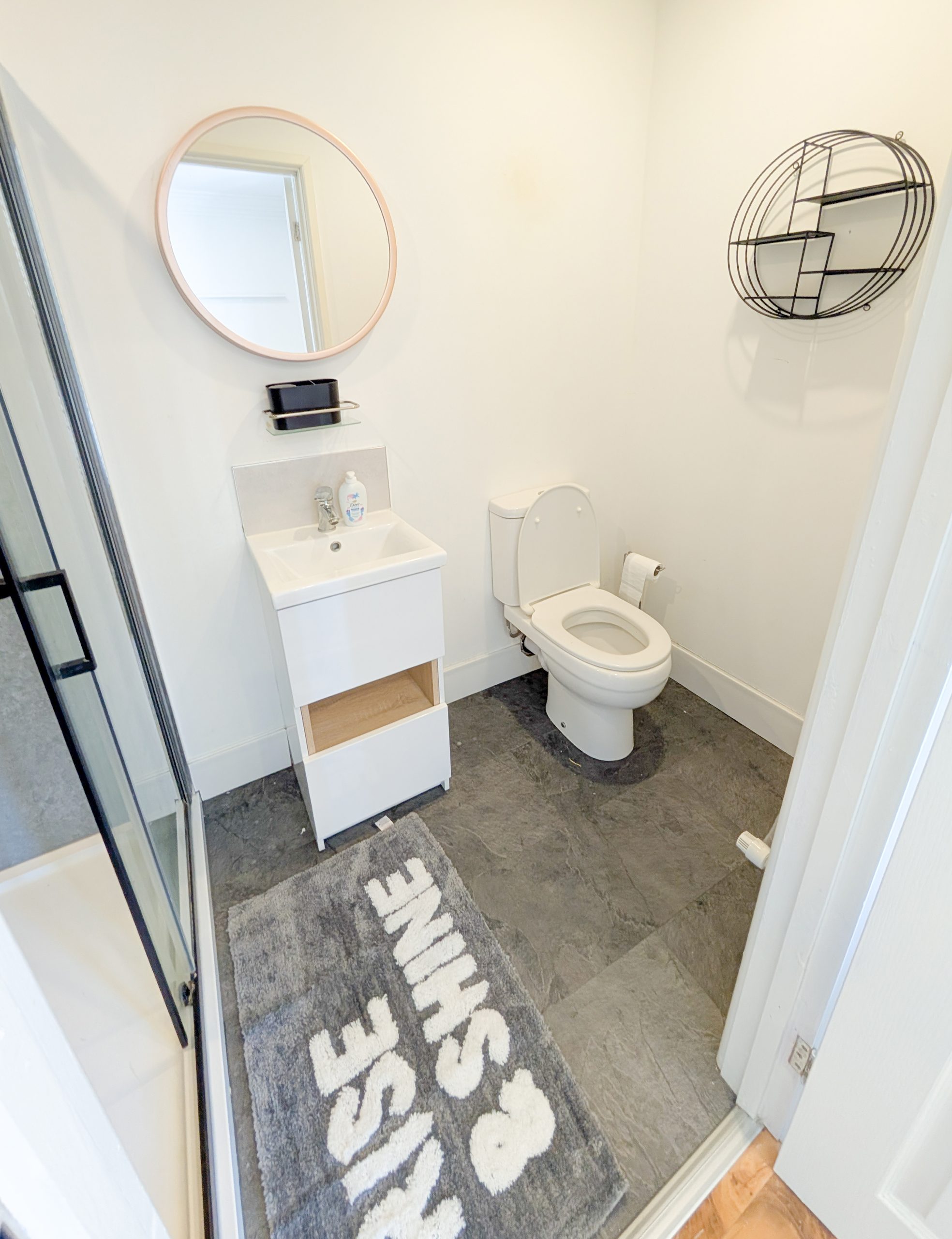 Willow ensuite 2
